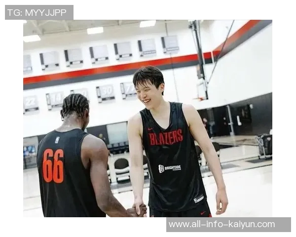 能否突破重围开拓者与热火对决前瞻杨瀚森与翻译共赏队友精彩扣篮瞬间